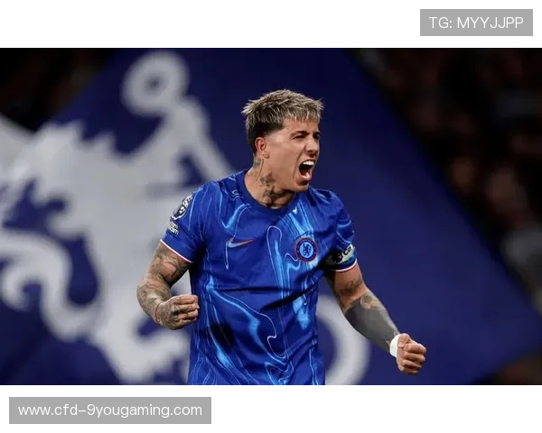 切尔西边路战术演练：由边后卫发起的纵深传球被广泛练习