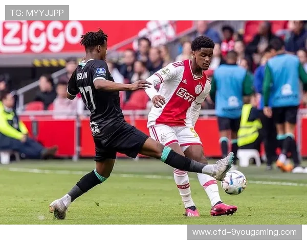 荷甲菲耶诺德年轻前锋凌空爆射震撼观众